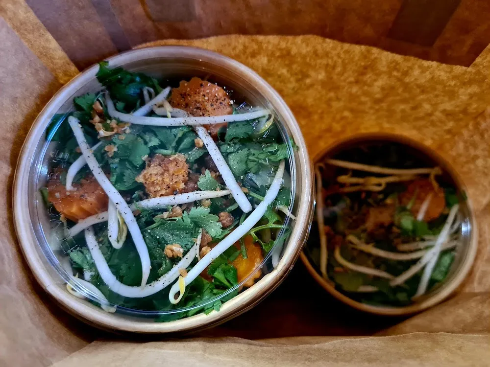 Soupe de Raviolis À Emporter